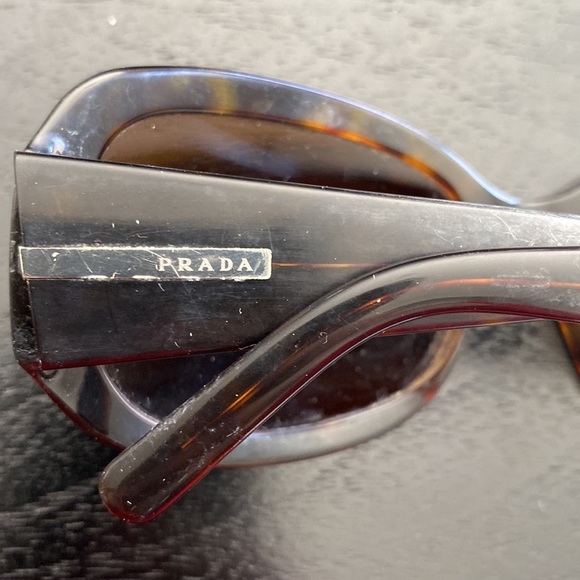 💗 Vintage Prada Sunglasses 🕶️ - Picture 3 of 5